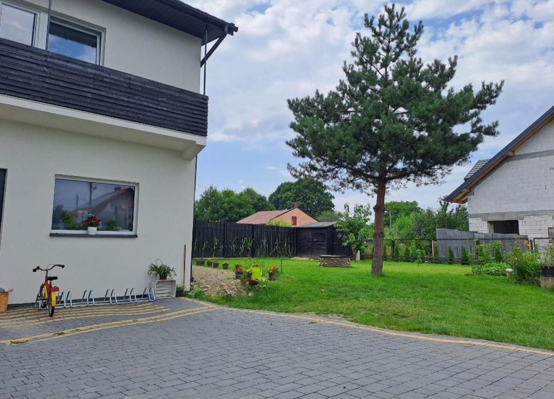 Pokoje Goscinne U Marysi Nowy Sącz Extérieur photo
